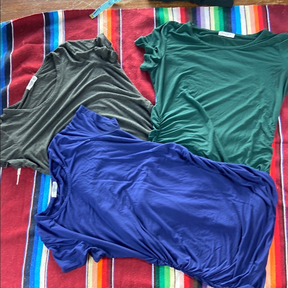 Set bundle lot 3 Maternity Smallshow T-Shirts in Green, Blue Gray Medium M